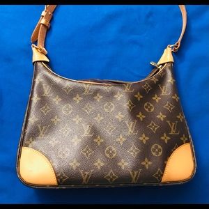 100% Authentic Louis Vuitton Boulogne 30